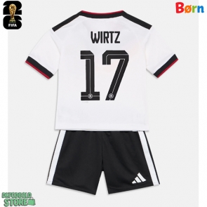 Tyskland Florian Wirtz #17 Replika Babytøj Hjemmebanesæt Børn VM 2026 Kortærmet (+ Korte bukser)